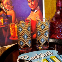 Load image into Gallery viewer, Mid Century Diamond Collins Highball Cocktail Glass
