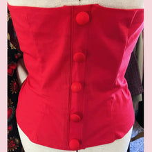 Load image into Gallery viewer, Beautiful Summer Top Made From An Original 1950s Pattern
