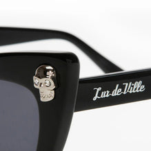 Load image into Gallery viewer, Lux de Ville Queen Bee Sunglasses With Skulls Black

