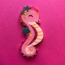 Load image into Gallery viewer, Bubbles The Seahorse Brooch
